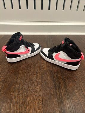 NWOB Nike Court Borough Mid 2 Big Kids High-Top Sneakers in Black/Pink Size 5Y